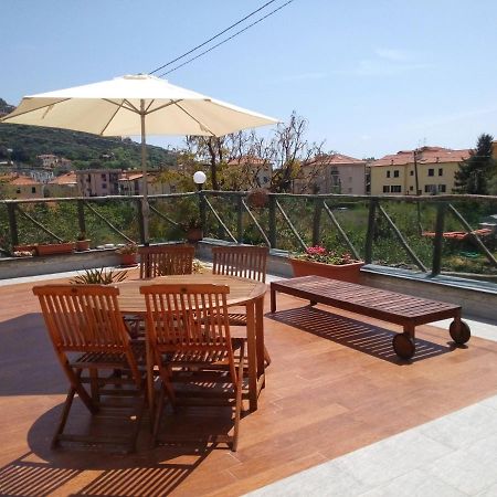פינאלה ליגורה Casa Papaveri Rossi מראה חיצוני תמונה